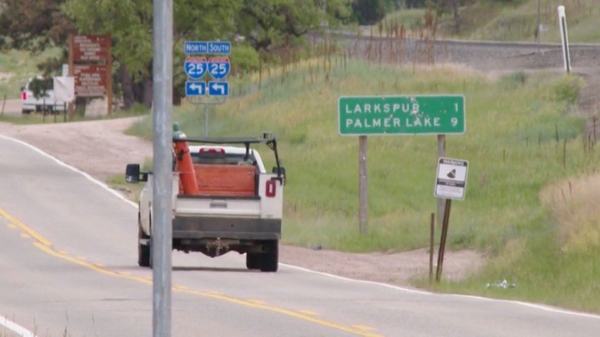 Al norte de la salida 173, autopista I-25, cerca de Larkspur.